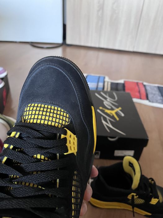 Jordan 4 yellow thunder