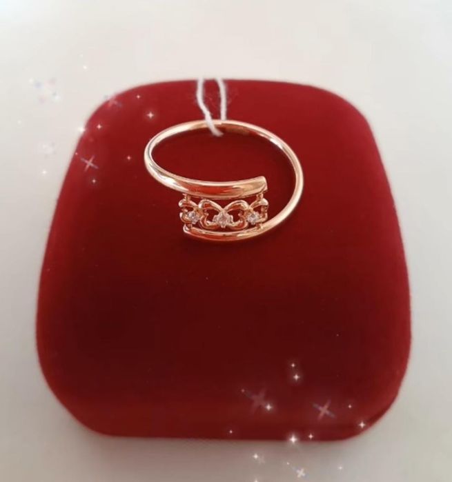 Продам золотое кольцо 17.5  Размер.