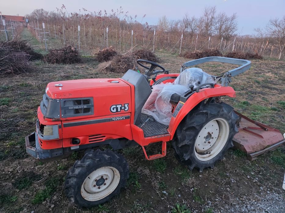 Vând tractor Kubota GT-3