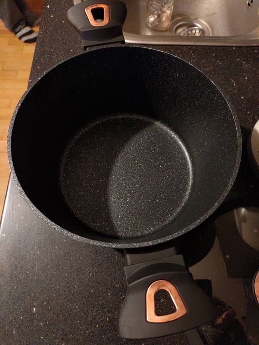 Продавам  Тенджера