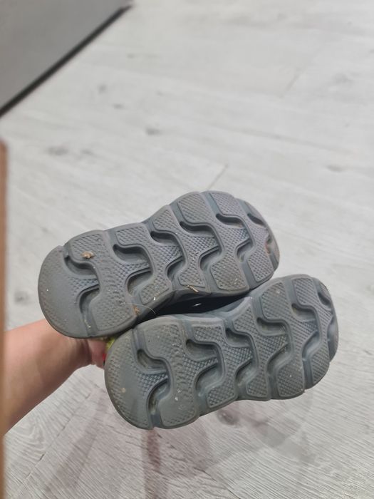 Ghete skechers copii cu beculete marimea 24