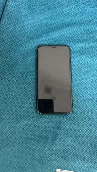 Продам айфон 11
