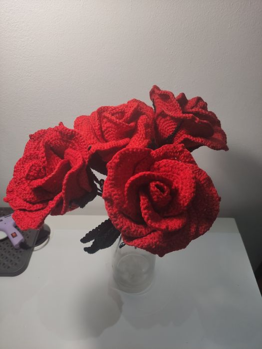 Trandafiri crosetati manual