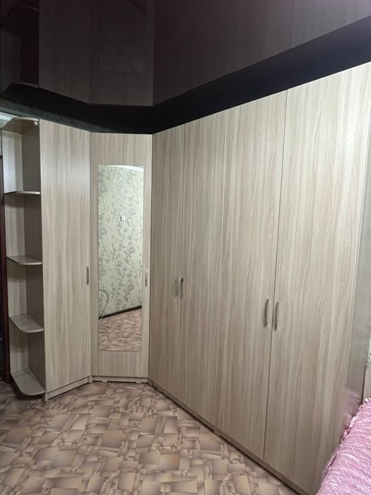Угловой шкаф в спальню