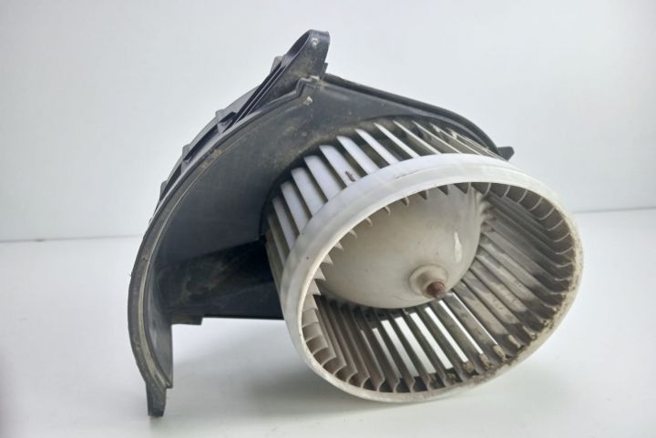 Ventilator habitaclu 173830100 Renault Master a 3-a generatie seria