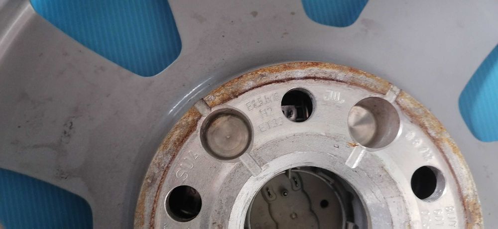 Оригинални джанти за Audi q3 6.5x16 et33 централен отвор 57