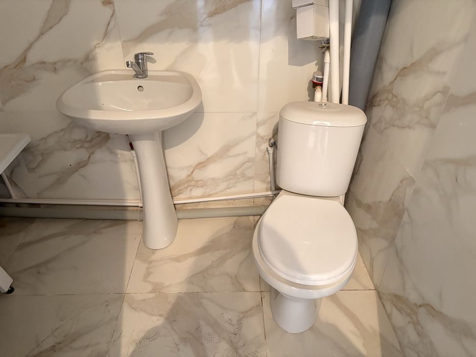 Раковина -10000, Туалет-10000