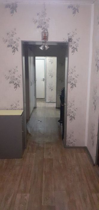 Продается 4 - х комнатная квартира.