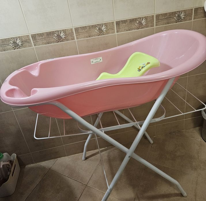Бебешка вана със сгъваема стойка