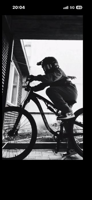 Bicicleta full suspension