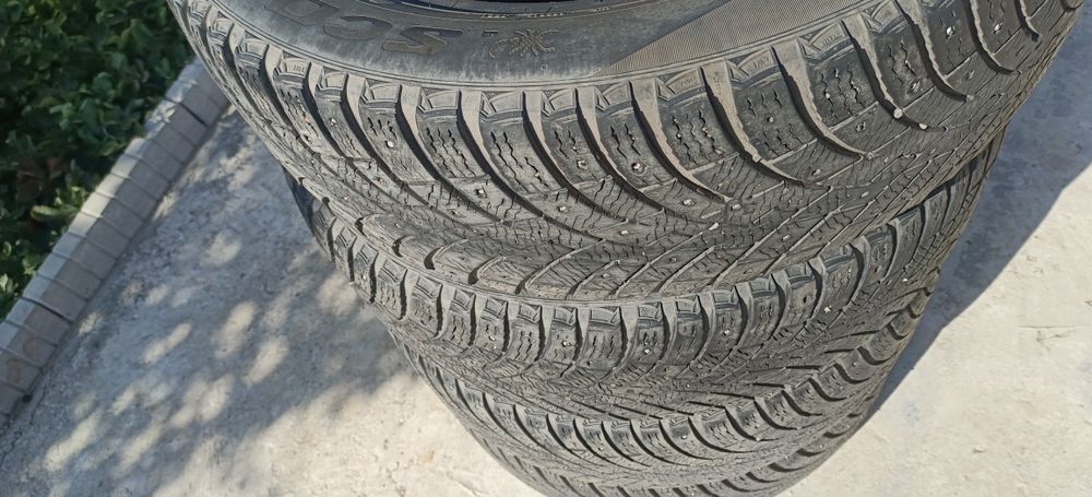 Продам зимнюю резину pirelli