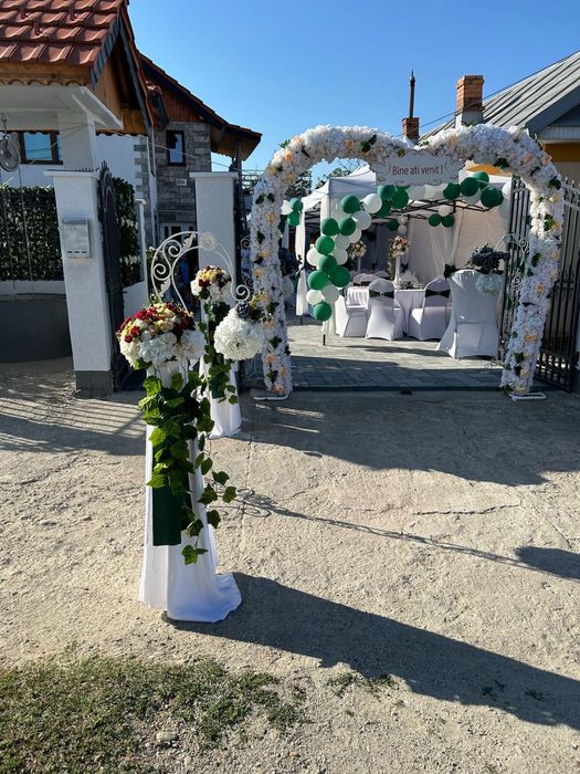 Inchiriem corturi pentru evenimente si aranjamente florale