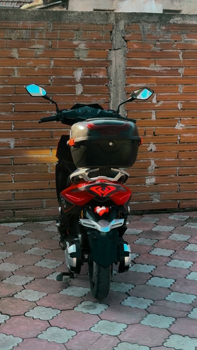Vând scuter electric nou cu 100 de km făcuti