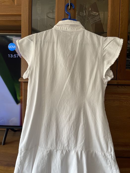 Бяла дънкова рокля