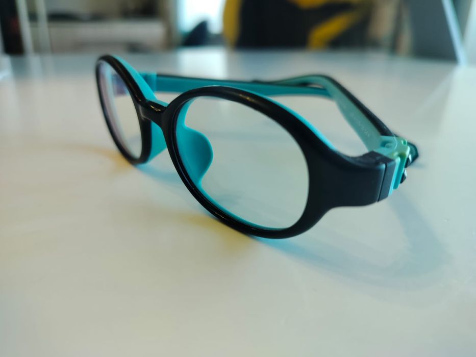 Продам детскую оправу для очков