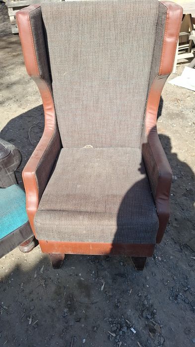 Продаються большие кресла