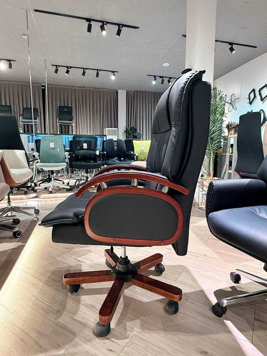 Кресло для офиса и дома -  LUXURY
