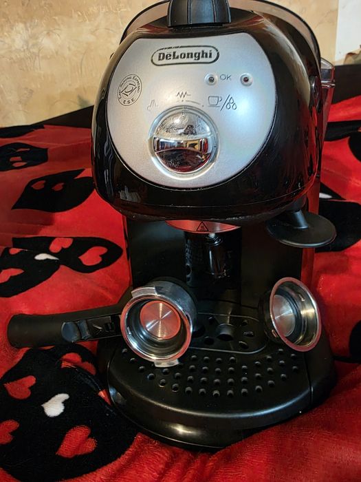 кафемашина Delonghi EC201CD.B