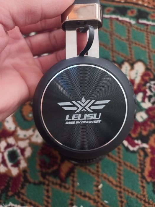 Bluetoothli naushnik 1 marta zaryatkaga qo‘yilgan 130 ming so‘m