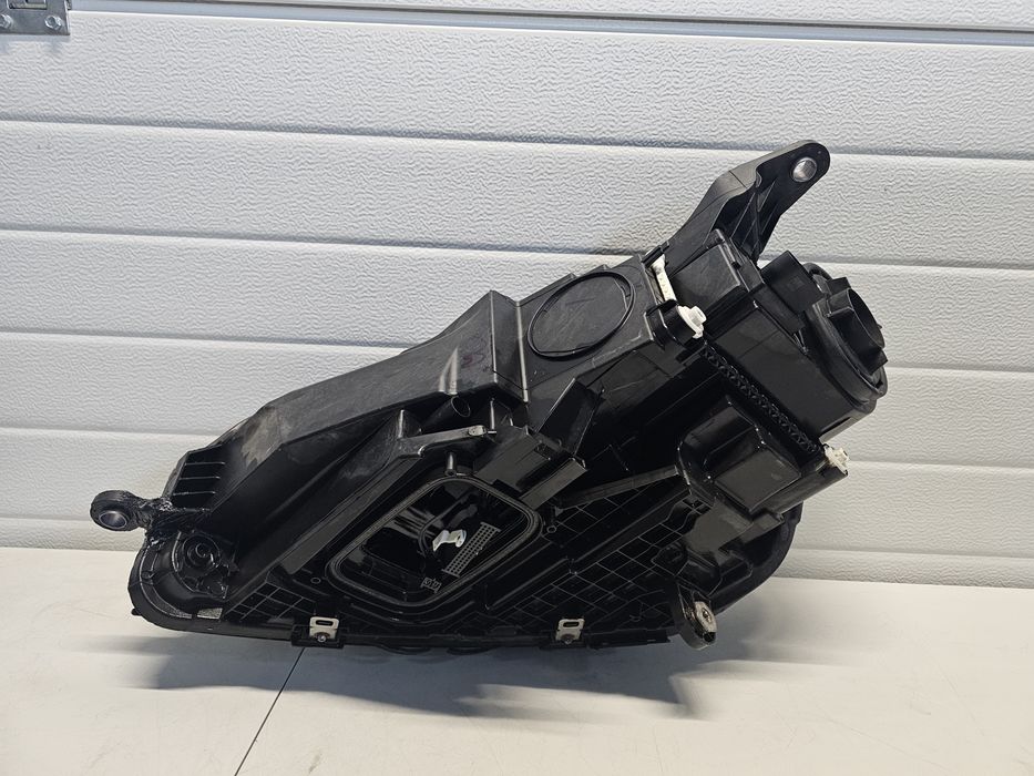 Far dreapta Mercedes GLE W167