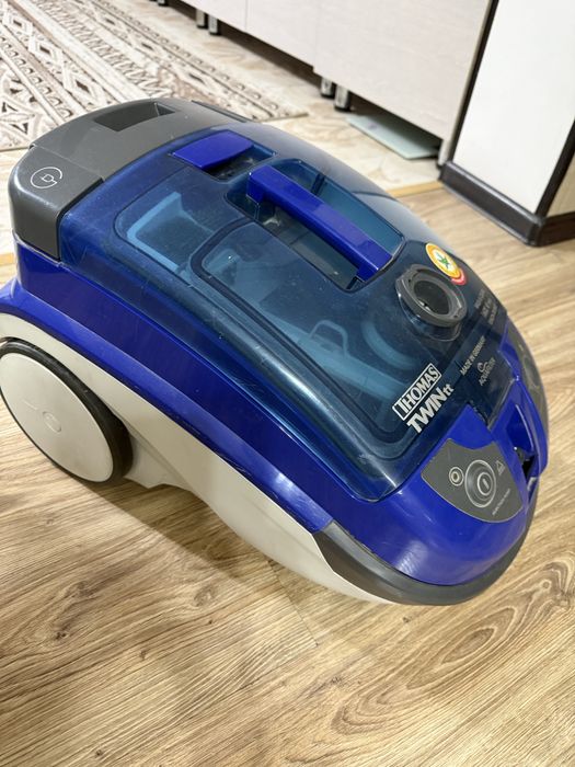 Продаю моющий Пылесос THOMAS