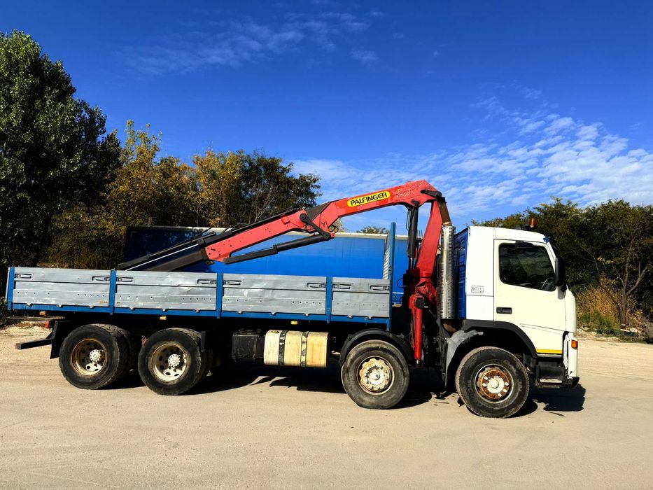 **De vânzare camion cu macara Volvo  8x4**