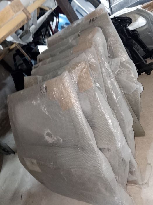 Lada largus orqa eshik