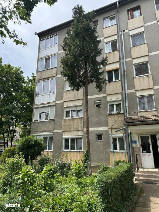 Vand apartament cu 2 camere cartier Nufarul 1