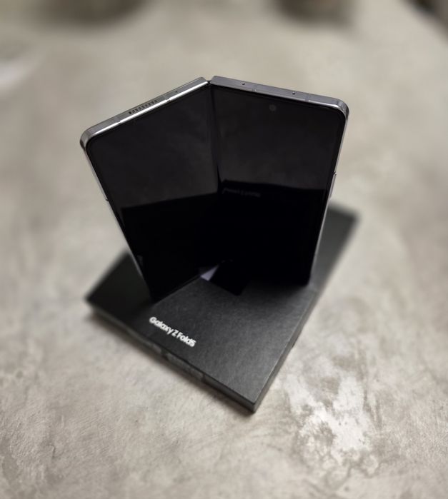 Samsung galaxy z fold 5