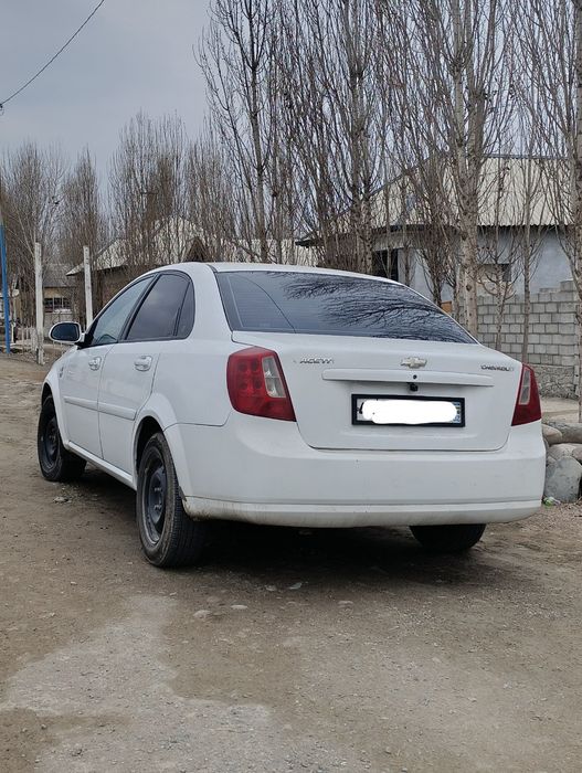 Lasetti1.8 Yengil sedan