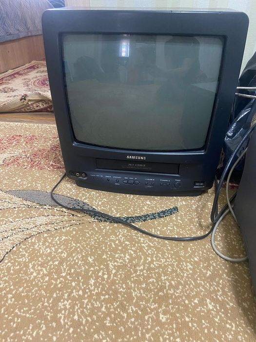 Продается телевизор Самсунг 2 в 1 с DVD