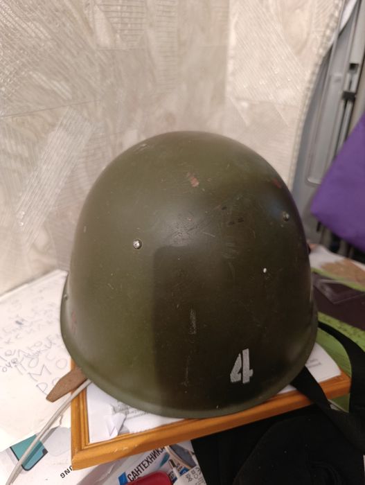 Военный стальный шлем
