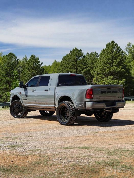 Ram 3500 Limited Mega Cab 2026