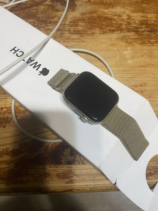 Продам Apple watch se