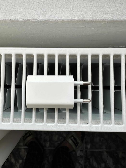 Încărcător adaptor priză Original Apple iPhone mufă clasică tip USB A, NOU, pentru iphone generație 5-12. Putere 5W, tablete, gadgeturi, telefoane etc
