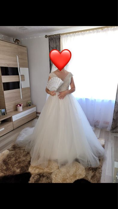 Rochiță de mireasă tip prințesă