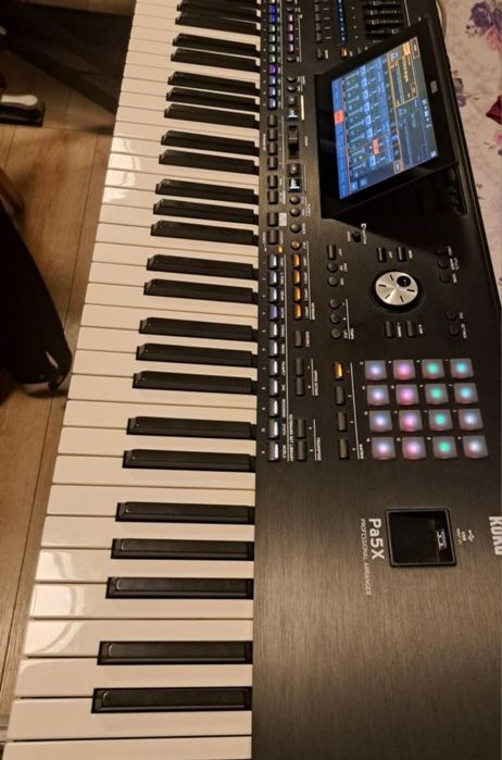 Korg pa 5 . 76 clape . Stare impecabila