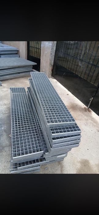 Trepte zincate galvanizate