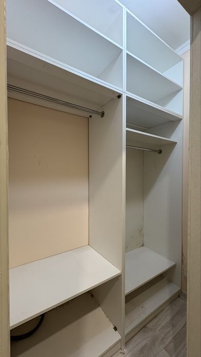 Продается гардероб б/у