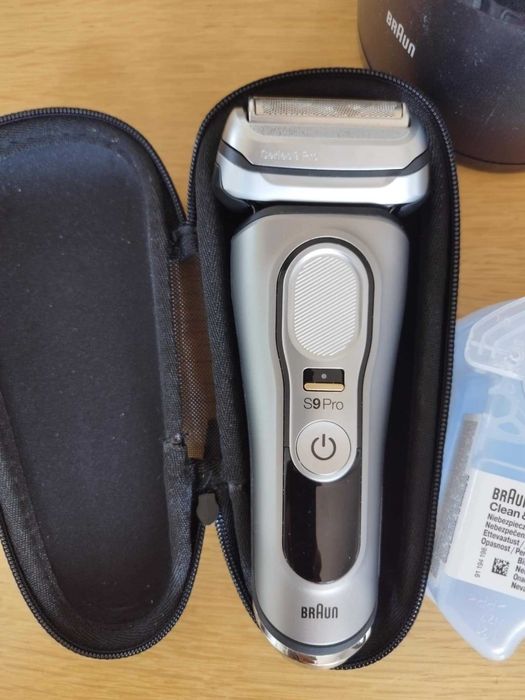 Самобръсначка Braun Series 9 Pro 9465cc Wet&Dry 9465cc  + подарък