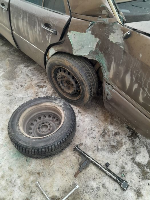 Срочына продам  Авто машина Мерс