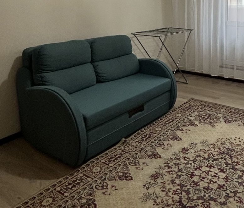 Продам диван раскладной б/у