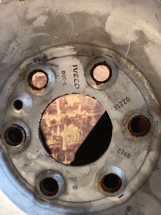 Vând roata rezerva Iveco,225/65r16c stare buna preț 260lei neg