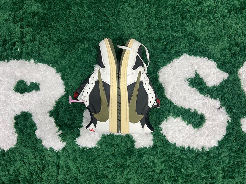 Jordan 1 Travis Scott Low Olive marimea 42.5 noi