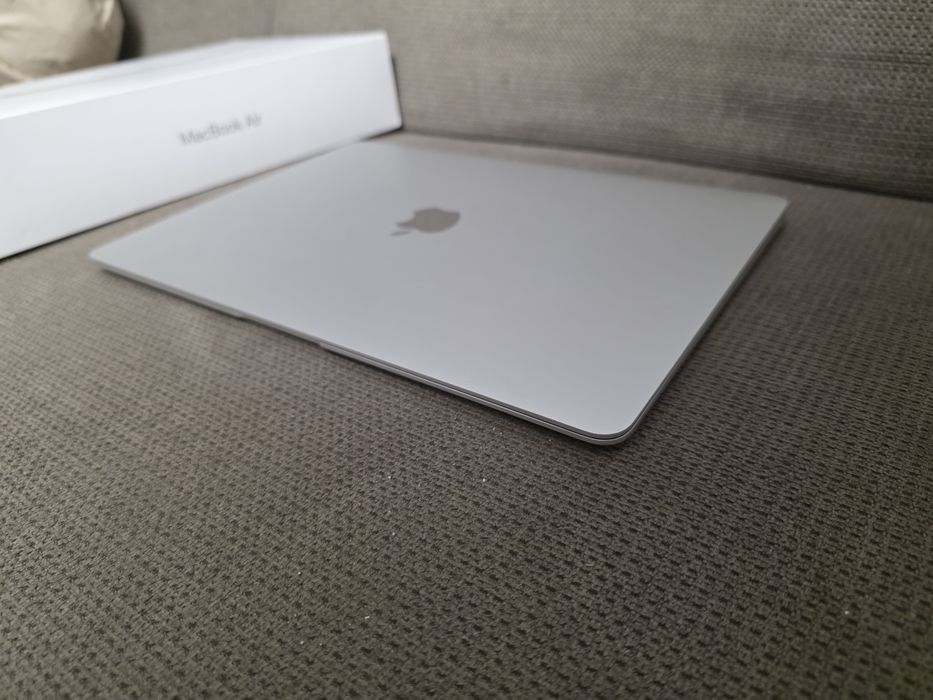 Apple MacBook Air Retina