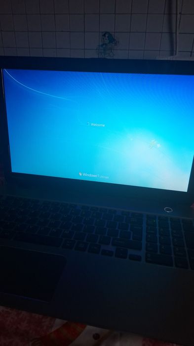 Vând laptop toshiba sattelite