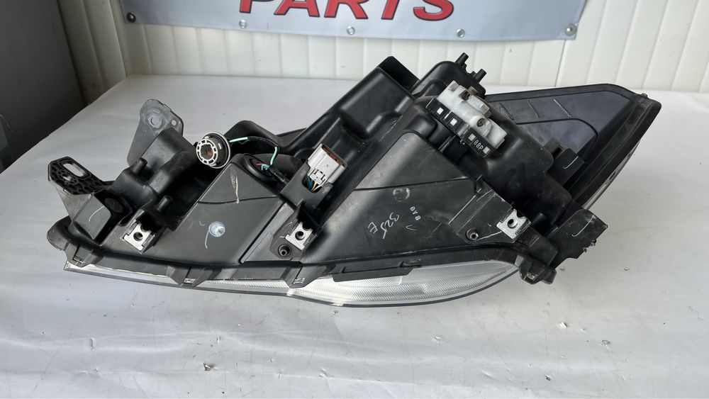 3 броя десен и 2 брой ляв фар Suzuki SX4 S Cross 2013-