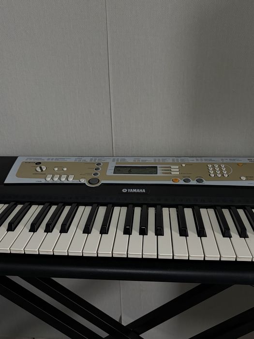 Синтезатор Yamaha PSR-R200