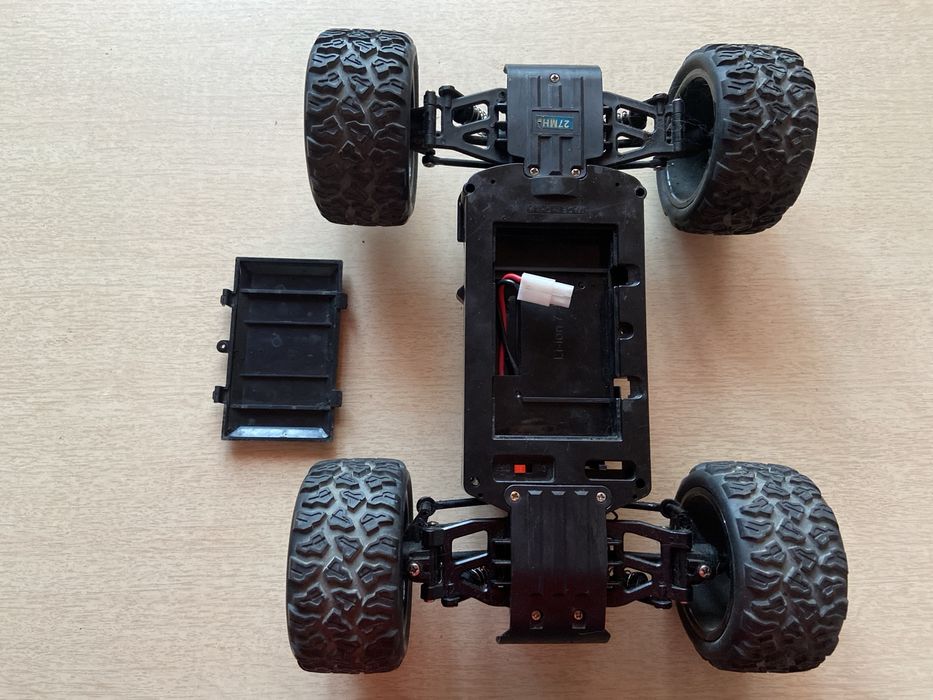 Машинка на радиоуправлении