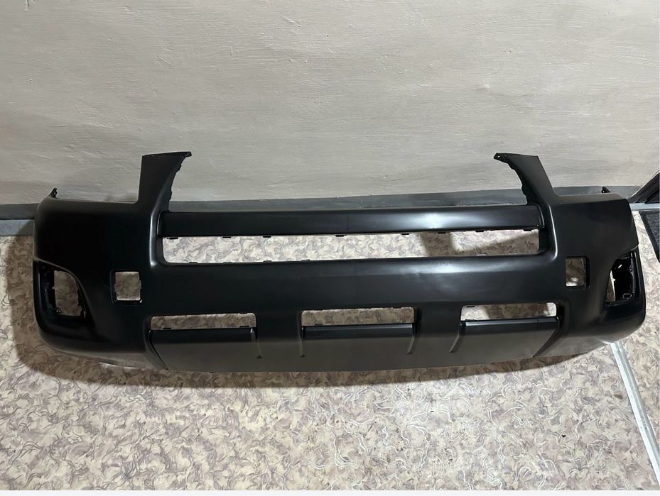 Бампер на  Toyota Rav4